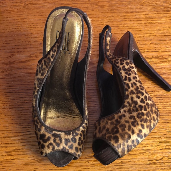 Pelle Moda Shoes - 🐆Faux Calfhair Leopard Stiletto Slingbacks 🐆